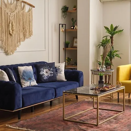 Modern & Pretty Apartment